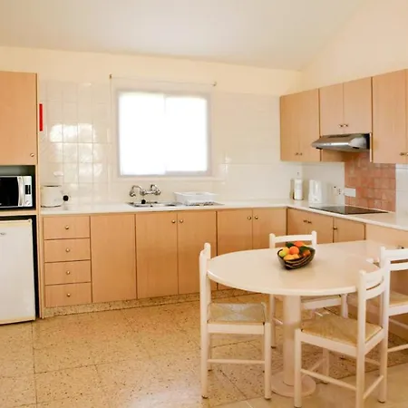 Adorable 1-bedroom Holiday With Balcony All Yours شقة *